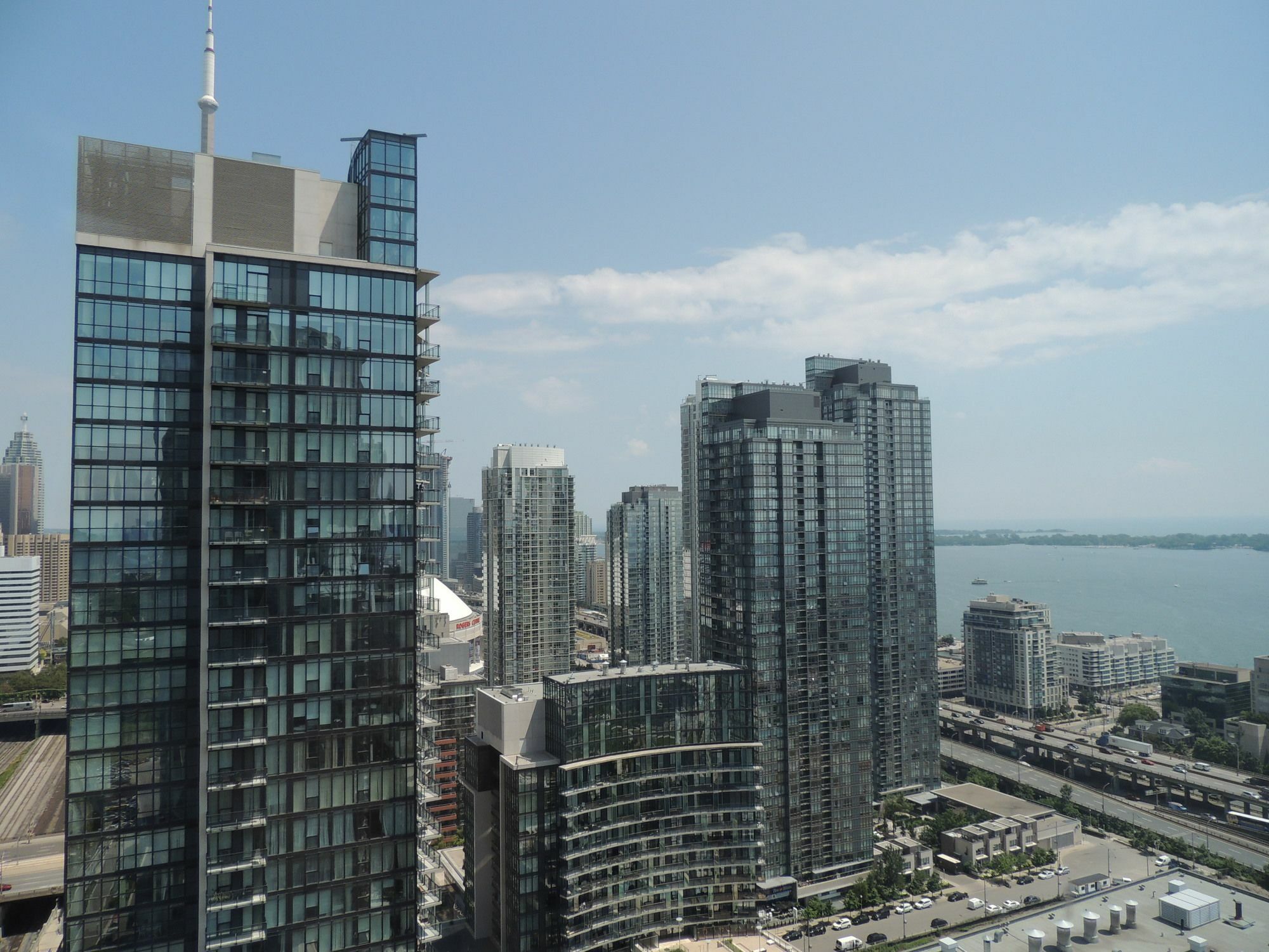 Tvhr - Luxury Condos In Heart Of Downtown Toronto Exterior photo